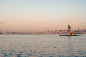 Fototapeta premium Maiden's Tower in istanbul, Turkey (KIZ KULESI - USKUDAR)