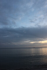 瀬戸内海　虹ヶ浜海水浴場の空と海　山口県光市の風景