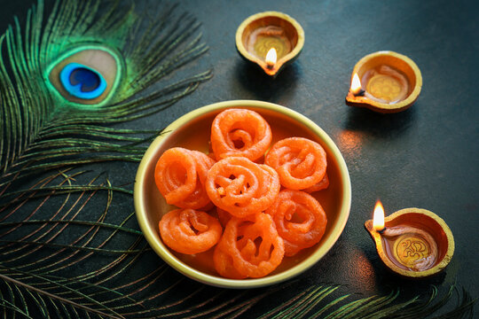 Diwali sweets jalebi Jhangiri Imarti zalabia jndian Sweet dessert mithai festival Dussehra Holi ganesh chaturthi Ram navami Durga pooja ashtami Navratri Mumbai Kerala India celebration diya oil lamp 
