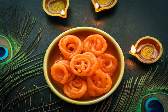Diwali sweets jalebi Jhangiri Gujiya peda jndian Sweet dessert mithai festival Dussehra Holi ganesh chaturthi Ram navami Durga pooja ashtami Navratri Mumbai Kerala India 