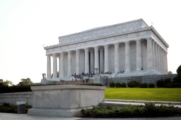 Obraz premium Beautiful old white building on outdoor background
