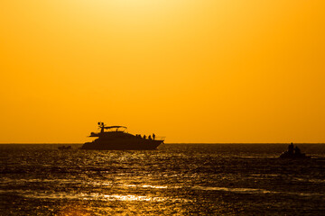 Espectacular atardecer en Roatan, Honduras