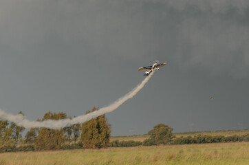 Aviones Acrobacia y paracaidismo © Jorge