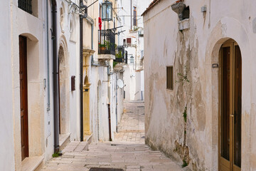 narrow alley in Monte Sant Angelo