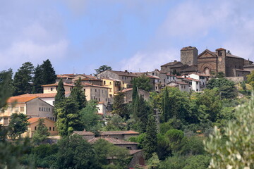 Fototapeta na wymiar Castello auf einem Hügel von Panzano