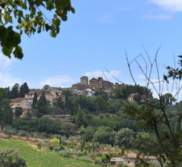 Fototapeta premium Castello di Panzano in Chianti auf einem kleinen Hügel