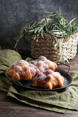 mexican sweet bans for the day of the dead, pan de muerto