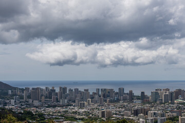 Fototapeta premium Scenic aerial Honolulu downtown vista on a rainy day, Oahu, Hawaii