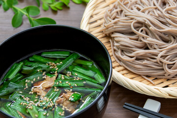 蕎麦とニラのつけ汁