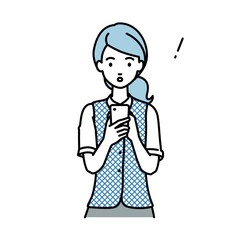 立ってスマートフォンを操作して何かに気づいて驚いた事務員制服の女性