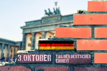 Fototapete Berlin Eine Mauer in Berlin und Hinweis auf 3 Oktober Tag der deutschen Einheit