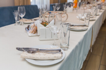 table setting in restaurant