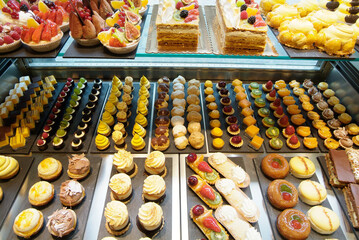 Escaparate de pasteles de la pastelería Don Manuel en Bilbao