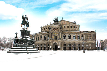 Semperoper Dresden im Winter