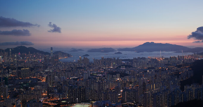 Hong Kong city sunset © leungchopan