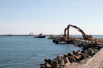 Travaux d'agrandissement de la digue de Port La Nouvelle