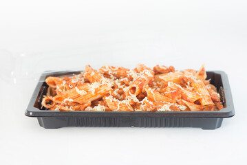 Penne with tomato and cheese