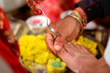 indian wedding full story with bridal and groom start to end with fashion & tasty food, jewelry & decoration saptapadi samayu javtal ganesh Puja beautiful background all wedding rituals sindur