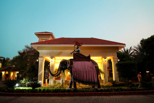 indian wedding full story with bridal and groom start to end with fashion & tasty food, jewelry & decoration saptapadi samayu javtal ganesh Puja beautiful background all wedding rituals sindur - Powered by Adobe