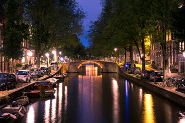 Fototapeta premium Amsterdam canal at night