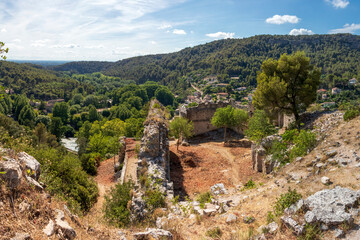 Fototapeta na wymiar Ruins of the castle of the Bishop of Cavaillon in Fontaine-de-Vaucluse, Provence; France
