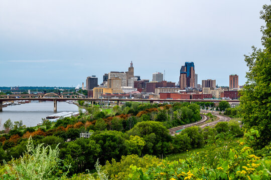 Views of St. Paul from the Indian Mounds Lookout