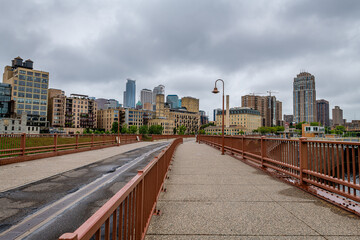 Fototapeta na wymiar Views of Minneapolis from Stone Arch Bridge