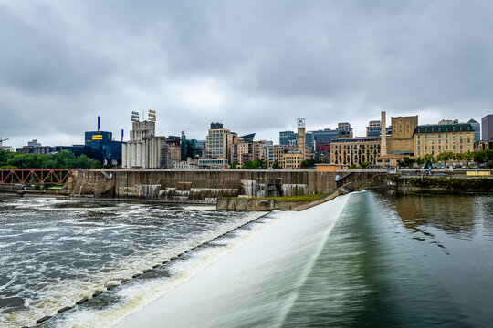 Saint Anthony Falls At Dusk