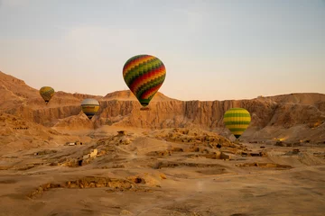 Foto op Plexiglas Heteluchtballon in Luxor © Charlotte