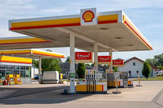 Shell Tankstelle in Jengen bei Buchloe an der B12