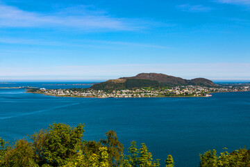 Fototapeta na wymiar Ålesund in summer, view of the city from the observation deck on Mount Axla