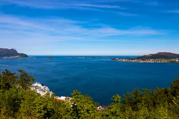 Fotobehang Ålesund in summer, view of the city from the observation deck on Mount Axla © smaliariryna