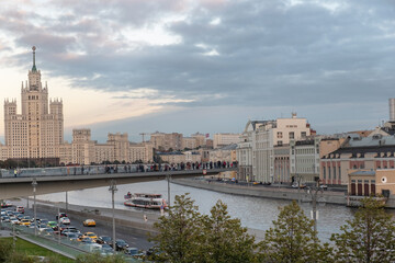 Obraz premium View of the moscow river at sunset time