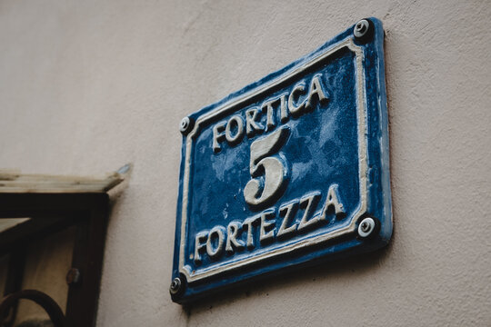 Fototapeta Street sign in Labin, Croatia