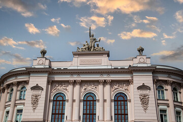 Fototapeta na wymiar The main building of the Warsaw University of Technology