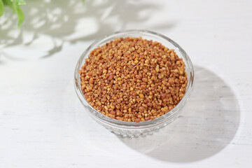 韃靼そば茶（日本の北海道産）と韃靼そば、「ルチン」というポリフェノールが豊富な健康茶