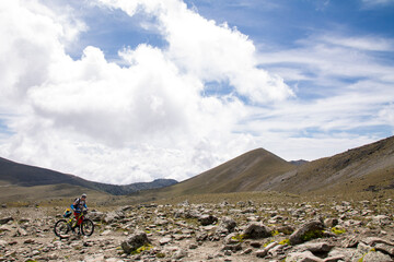 Rodando en la montaña