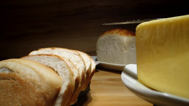 brade pav with butter and  tea
