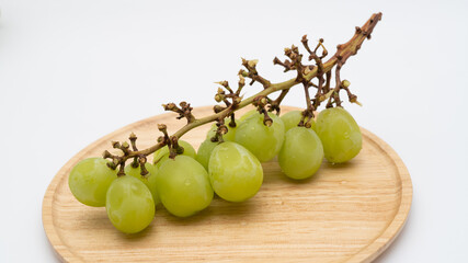  日本のフルーツ。食べかけのシャインマスカット。