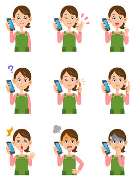 携帯電話で会話しているエプロンをつけた主婦の9種類の仕草と表情
