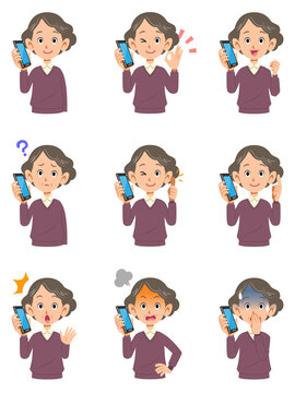 携帯電話で会話している初老女性の9種類の仕草と表情
