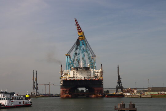 SAIPEM 7000 Pipelay Crane Vessel in the Botlek harbor