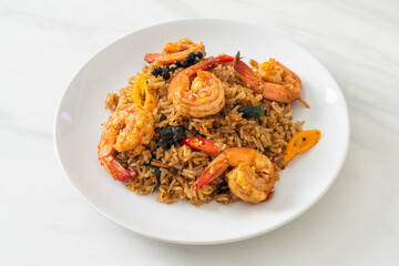 shrimps fried rice with herbs and spices