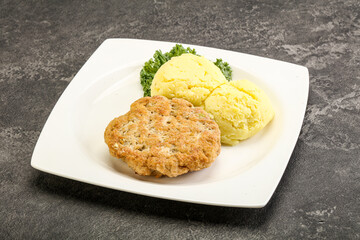 Chicken cutlet with mashed potato