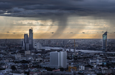 Obraz na płótnie Canvas Bangkok, thailand - Jul 29, 2020 : Beautiful city view of Bangkok Before the rain at sunset creates relaxing feeling for the rest of the day. Selective focus.
