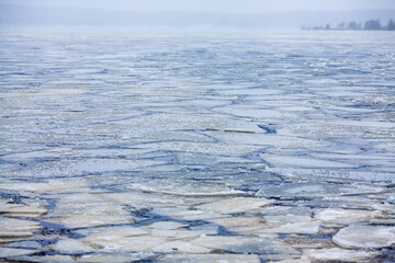 Drifting ice floes. Melting ice. © Simon