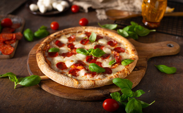 Salami neapolitan pizza