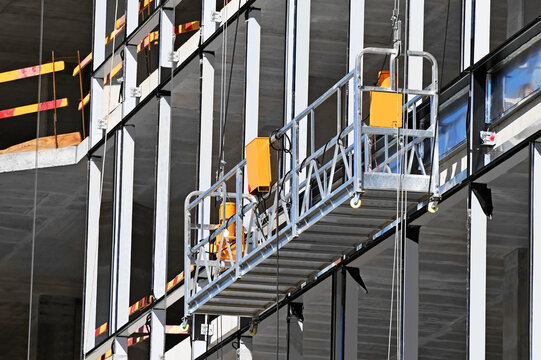 Suspended Platform (ZLP) on wall