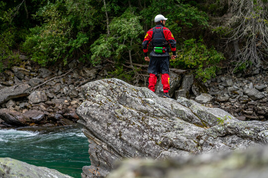 The rescuer is waiting for his friends