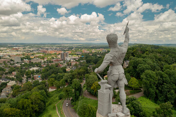 Fototapeta premium Aerial View of Vulcan Statue overlooking downtown Birmingham, AL